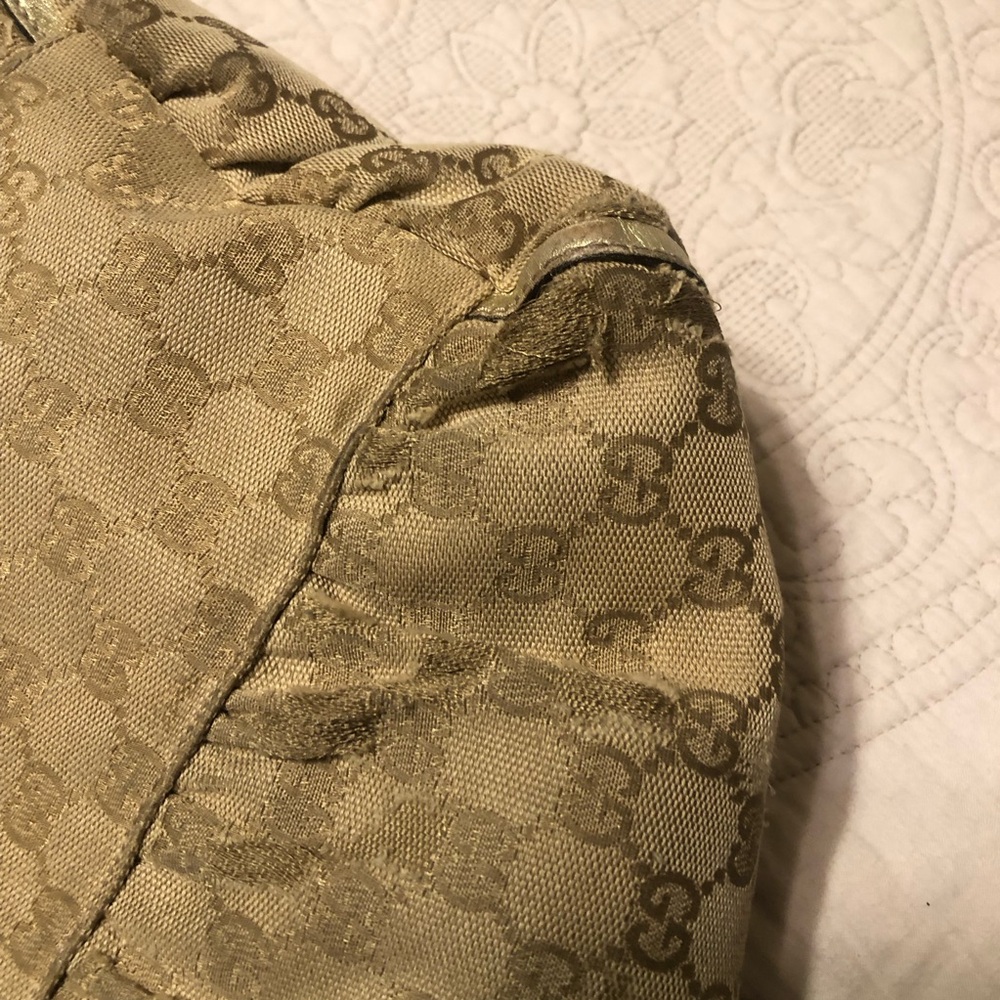 Gucci Beige and Gold Shoulder Bag - Picture 7 of 16